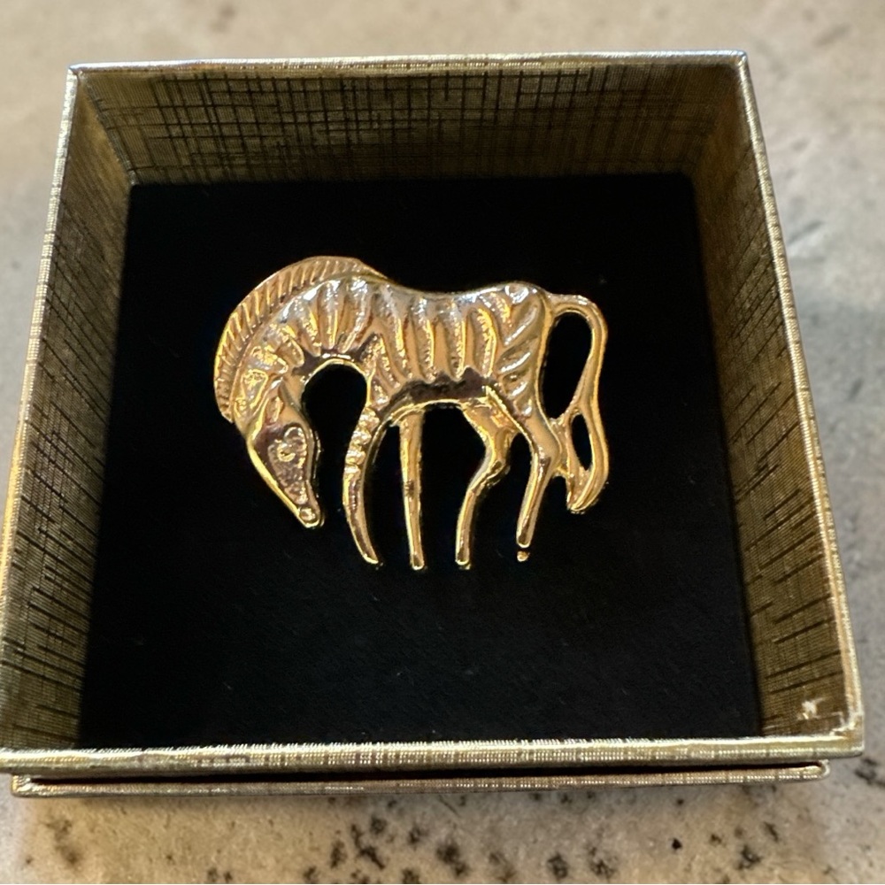 Vintage Gold Tone Zebra Figural Brooch‎ Pin